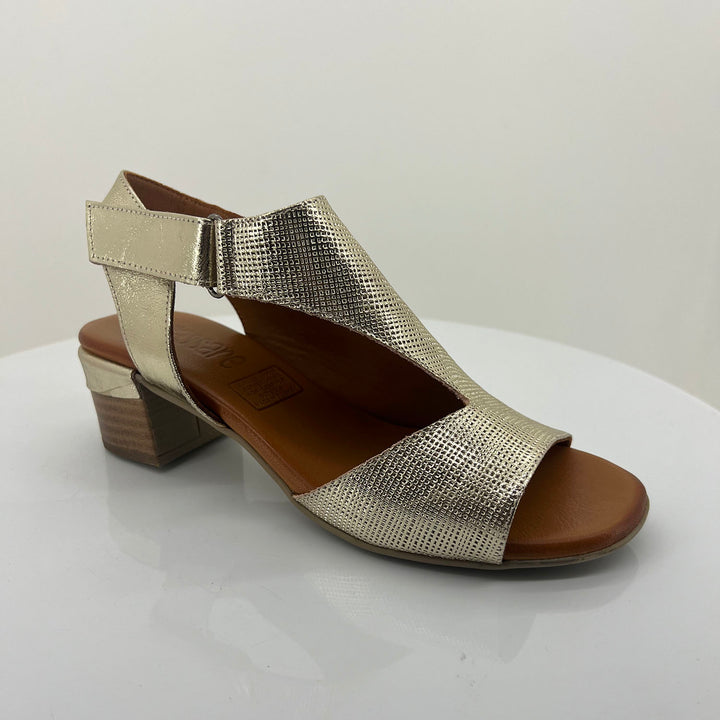 Lydia Sandal - Gold - RS40