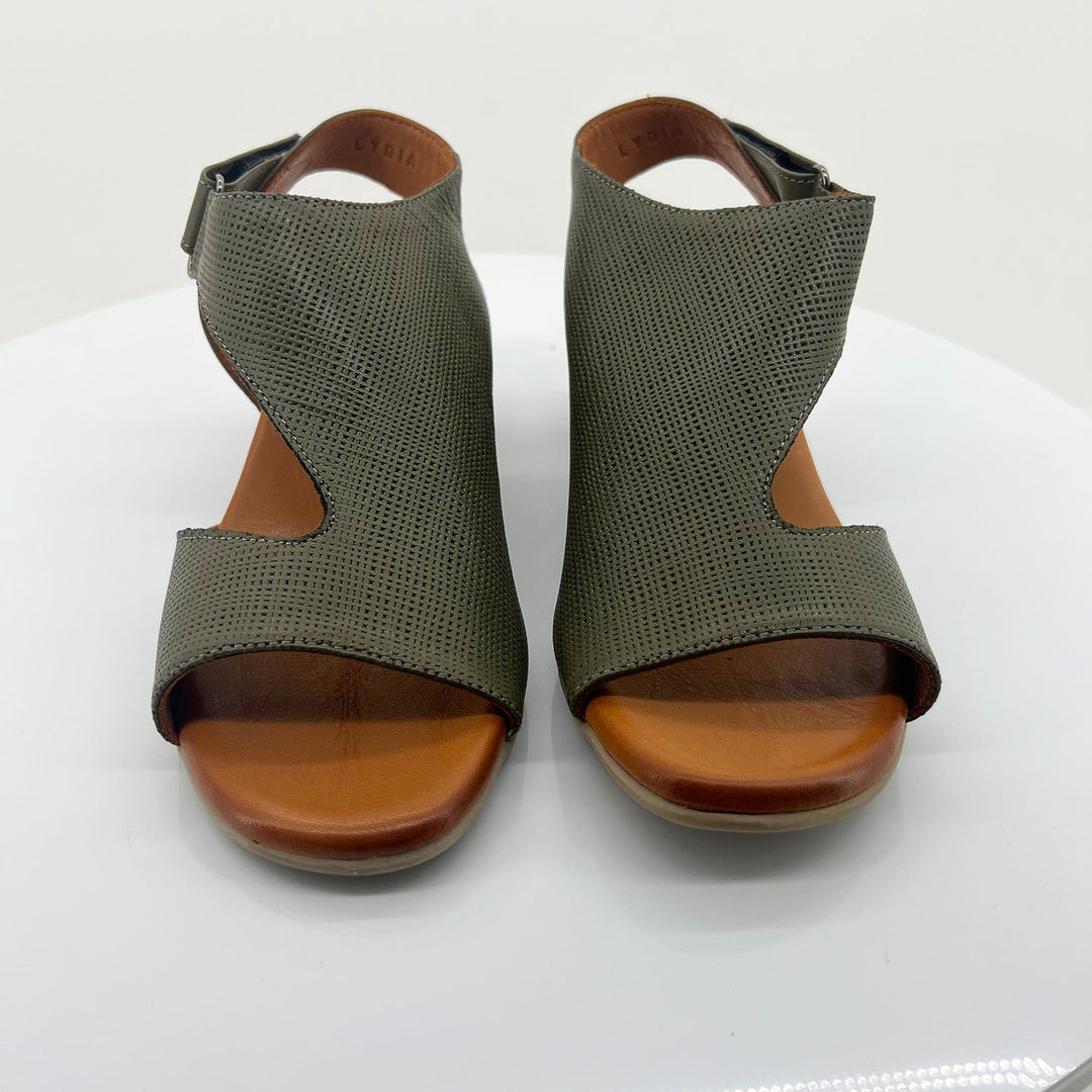 Lydia Sandal - Olive - RS40