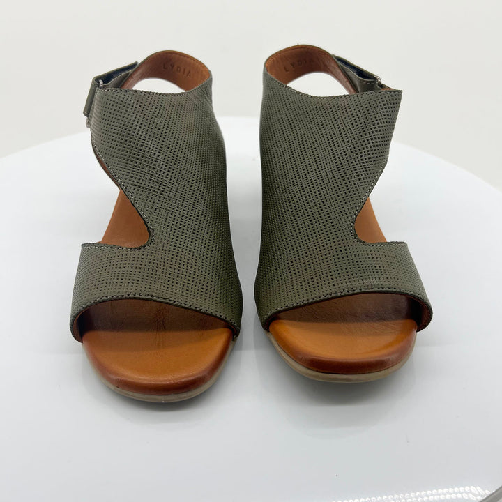 Lydia Sandal - Olive - RS40