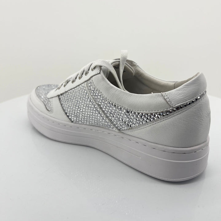 Nenna Sneaker - White & Silver - DJ31 - Pizazz BoutiqueDjango & Juliette