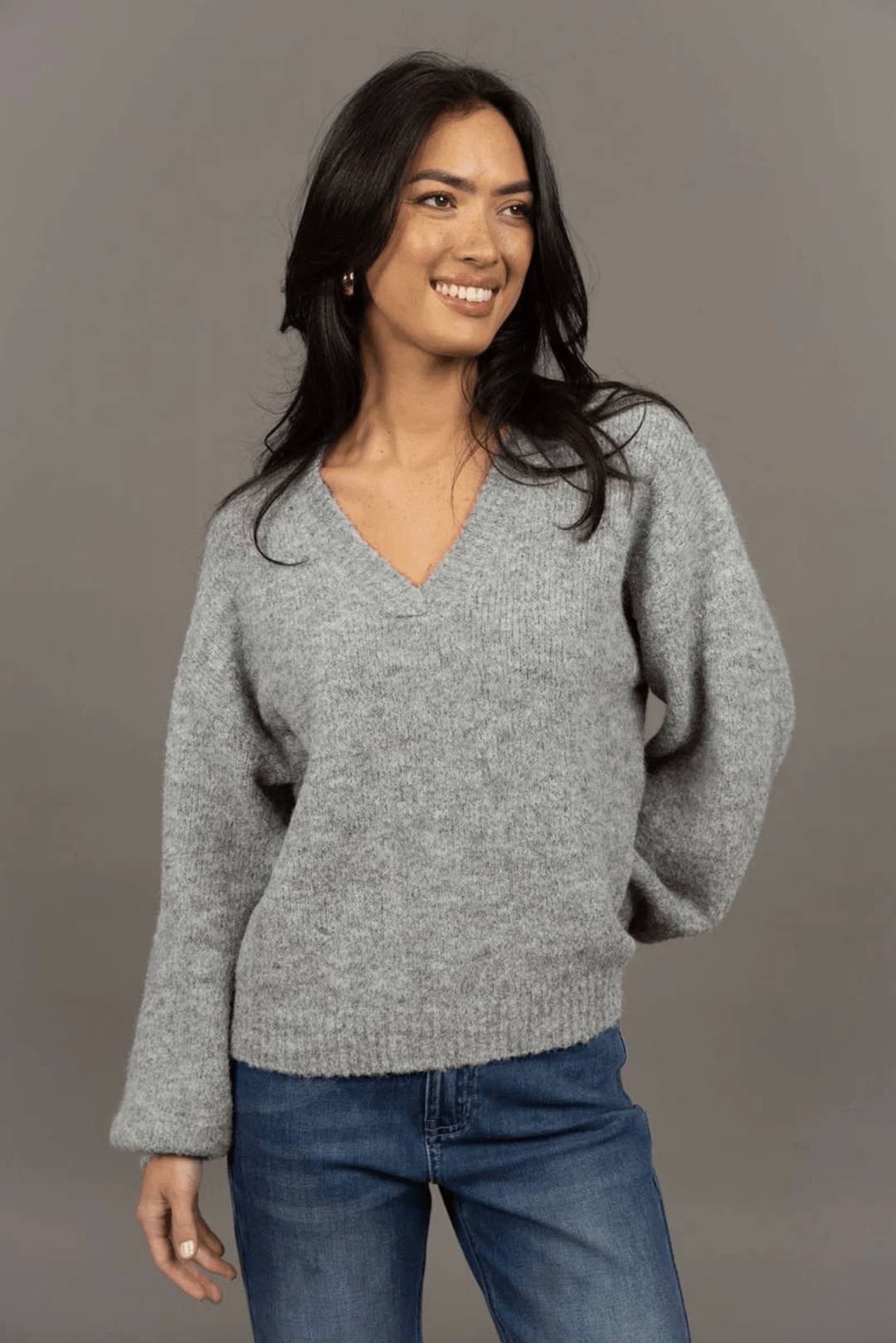 Nouveau V Neck - Ash - HM6 - Pizazz BoutiqueHumidity