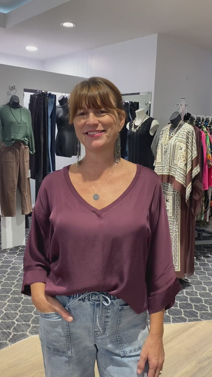The Valetta V-Neck - Wine - AE12