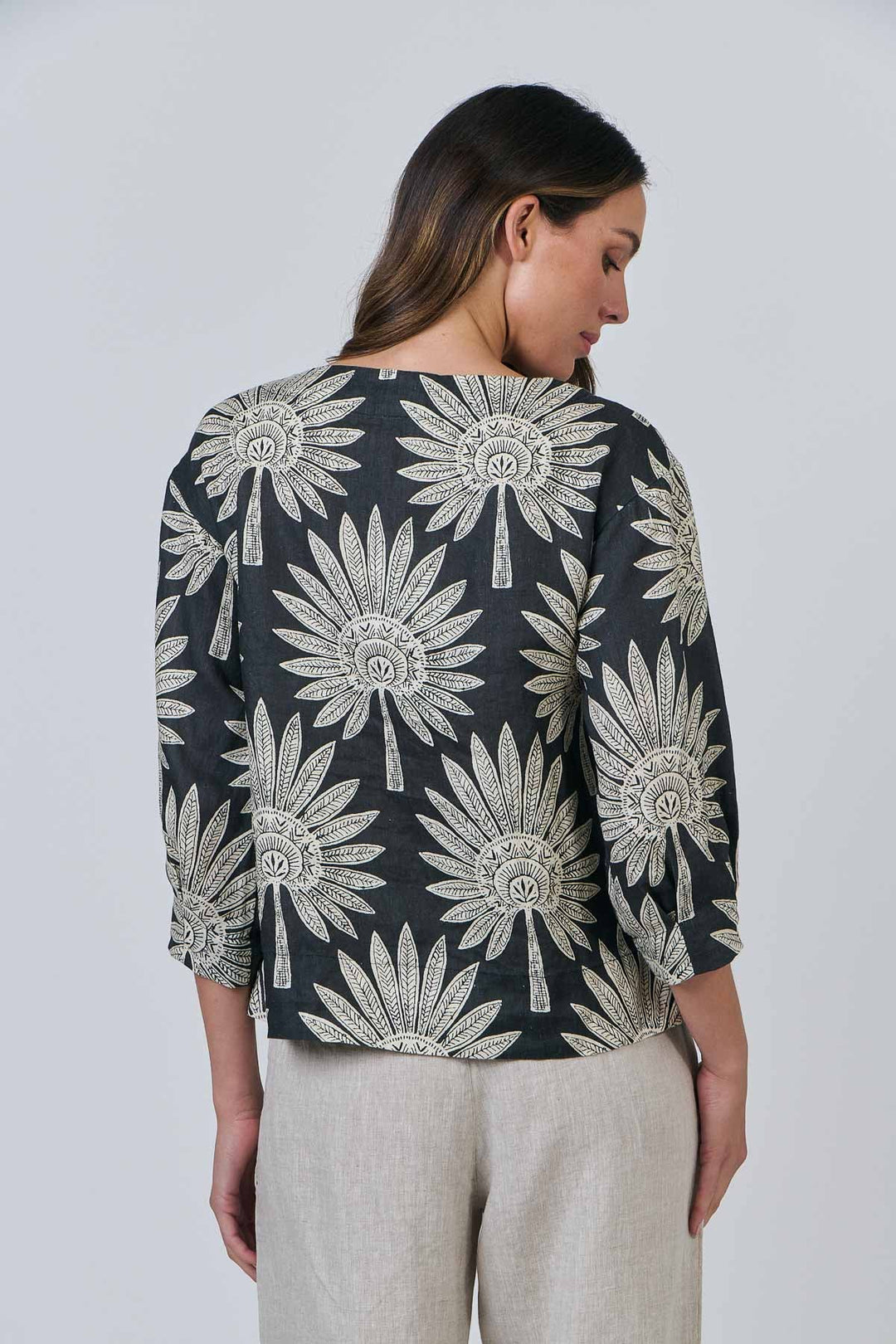 Sienna Linen Top - Date Palm - OJ62 - Pizazz BoutiqueNaturals By O & J