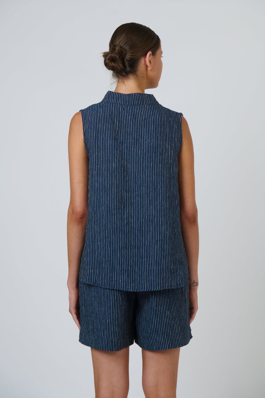 Streamlined Sleeveless Top - Pizazz BoutiqueNaturals By O & J