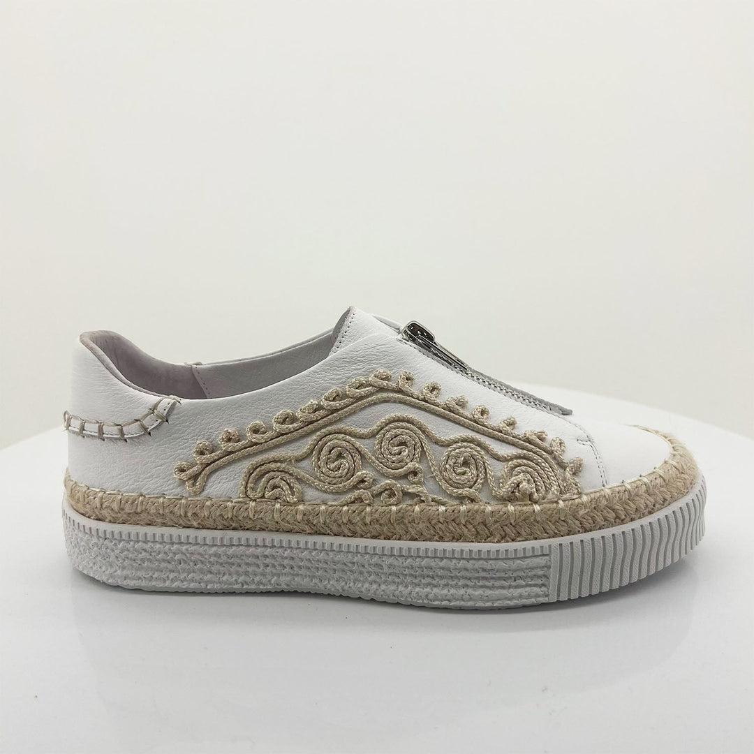Tabian Sneaker - White - DJ35 - Pizazz BoutiqueDjango & Juliette