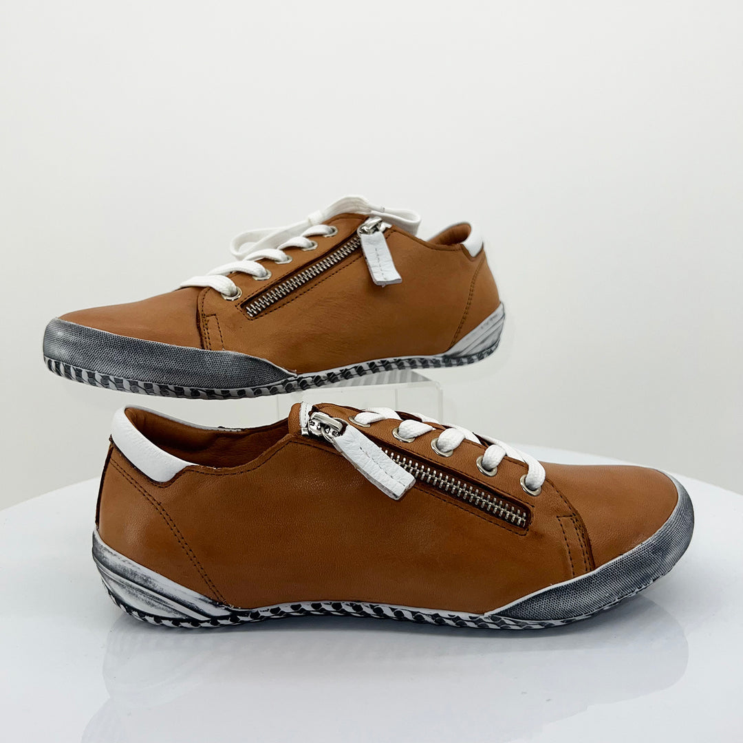 Tess Flat Sneaker | Cognac | RS12