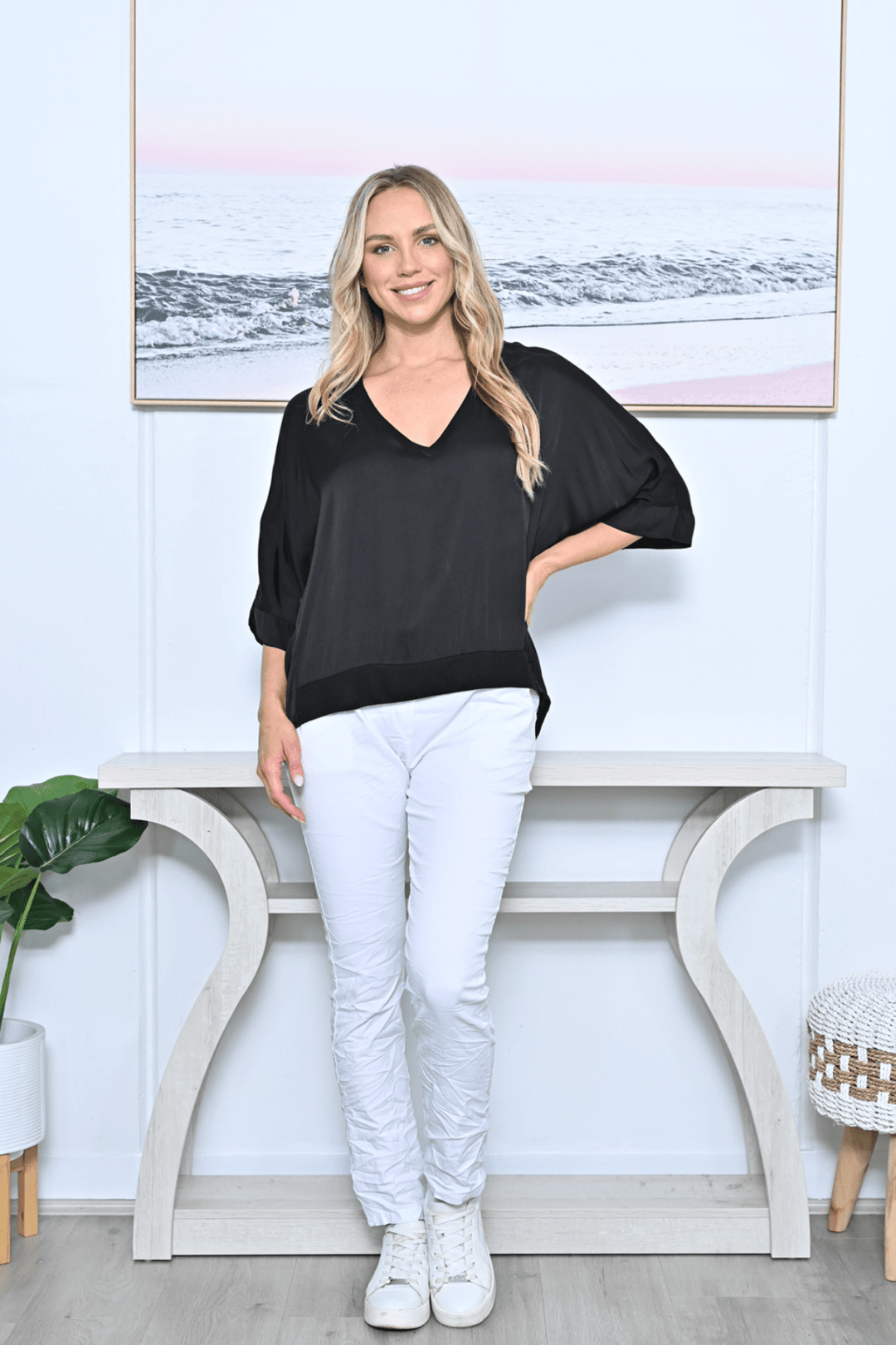 The Valetta V - Neck - Black - AE12 - Pizazz BoutiqueAE Luxe