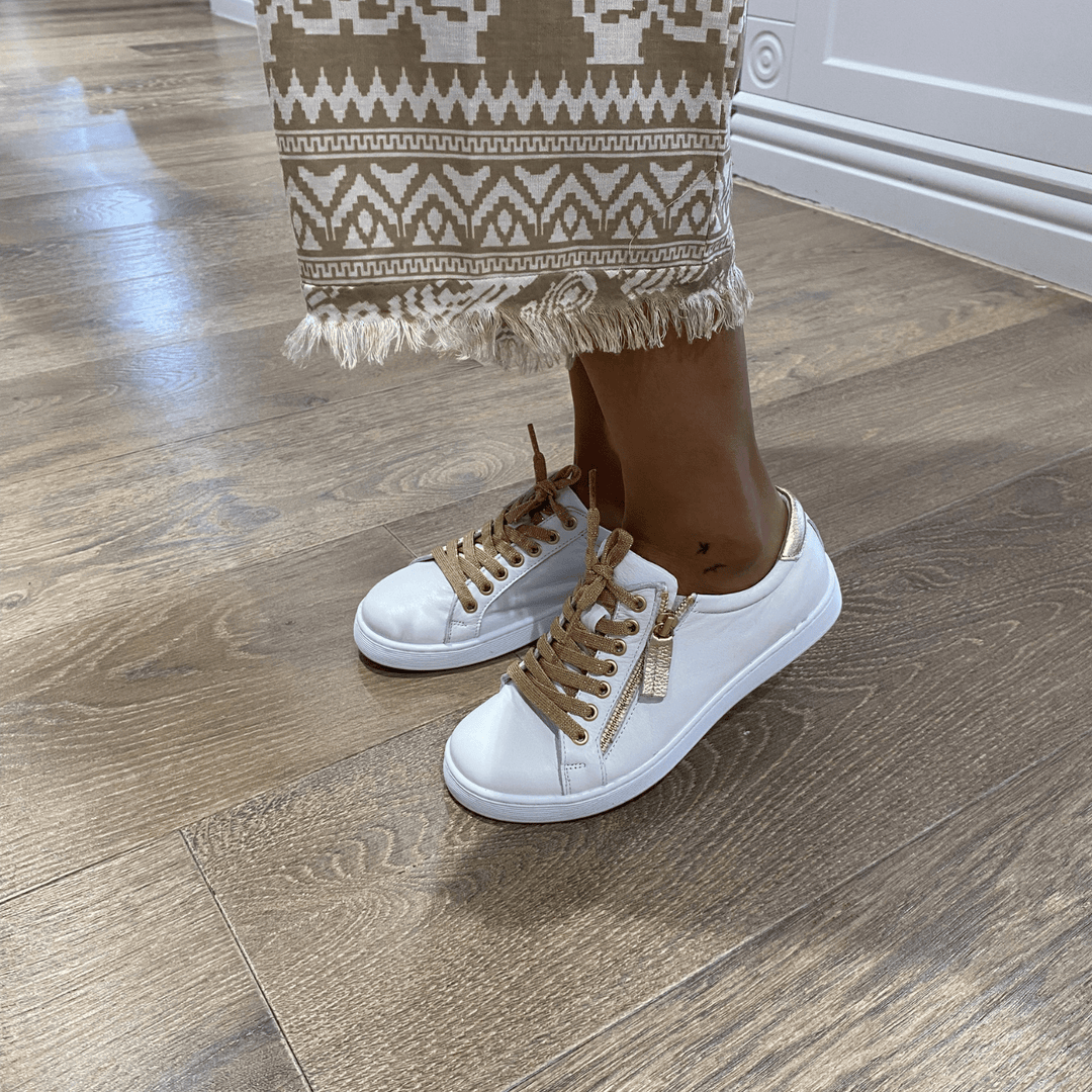 Token Sneaker - White & Gold - RS11 - Pizazz BoutiqueRilassare