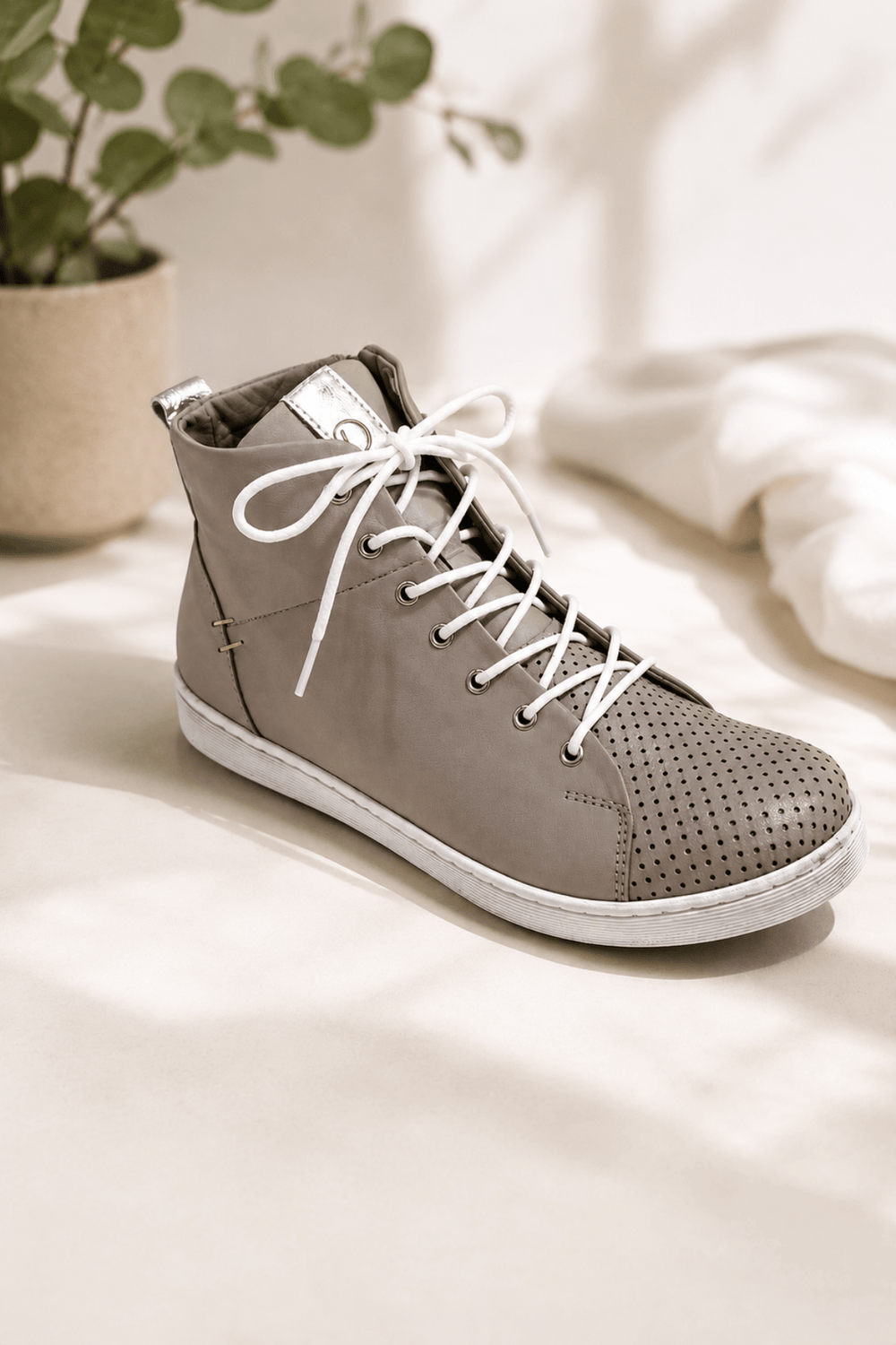 Toni Boot - Dark Stone - RS36 - Pizazz BoutiqueRilassare