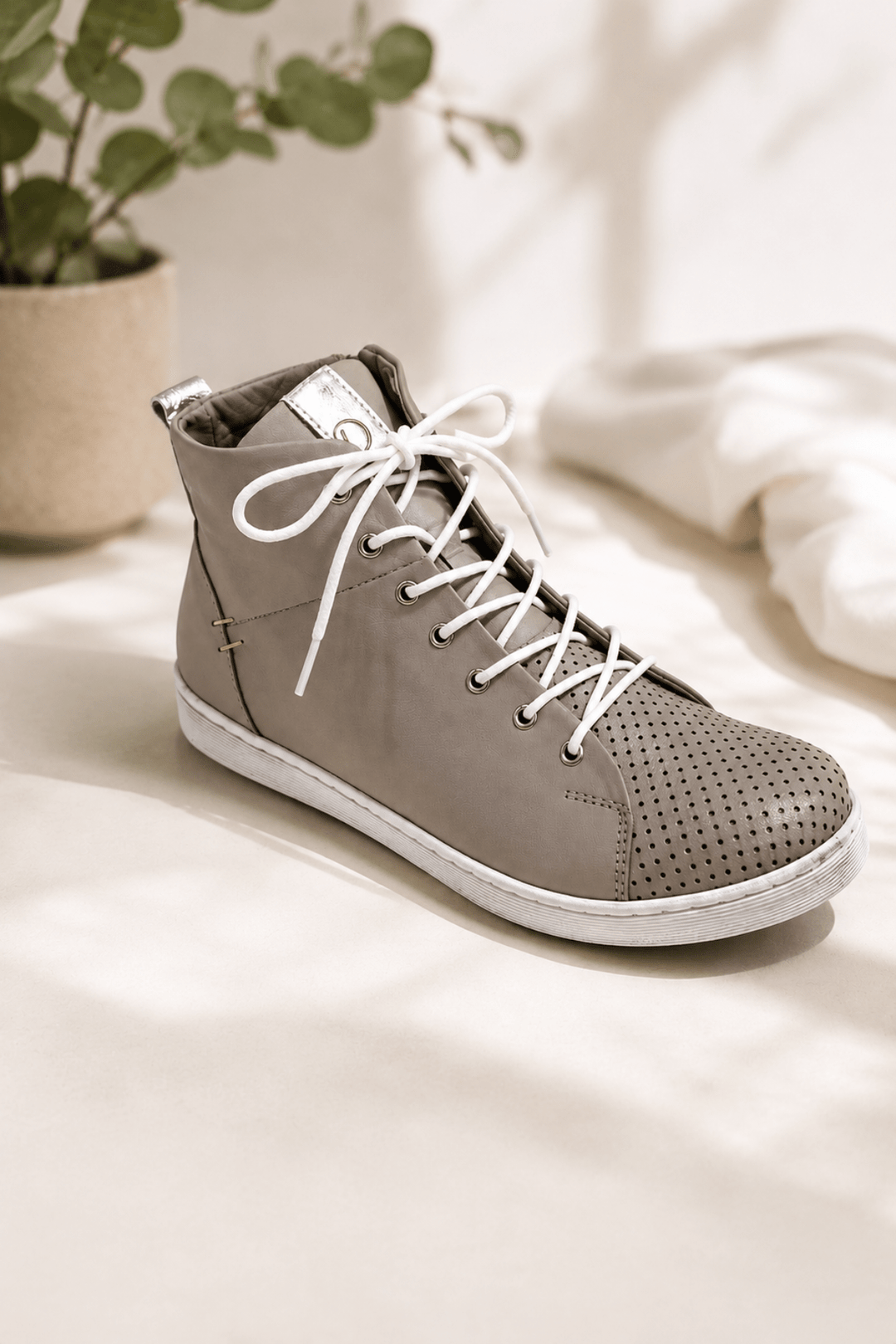Toni Boot - Dark Stone - RS36 - Pizazz BoutiqueRilassare