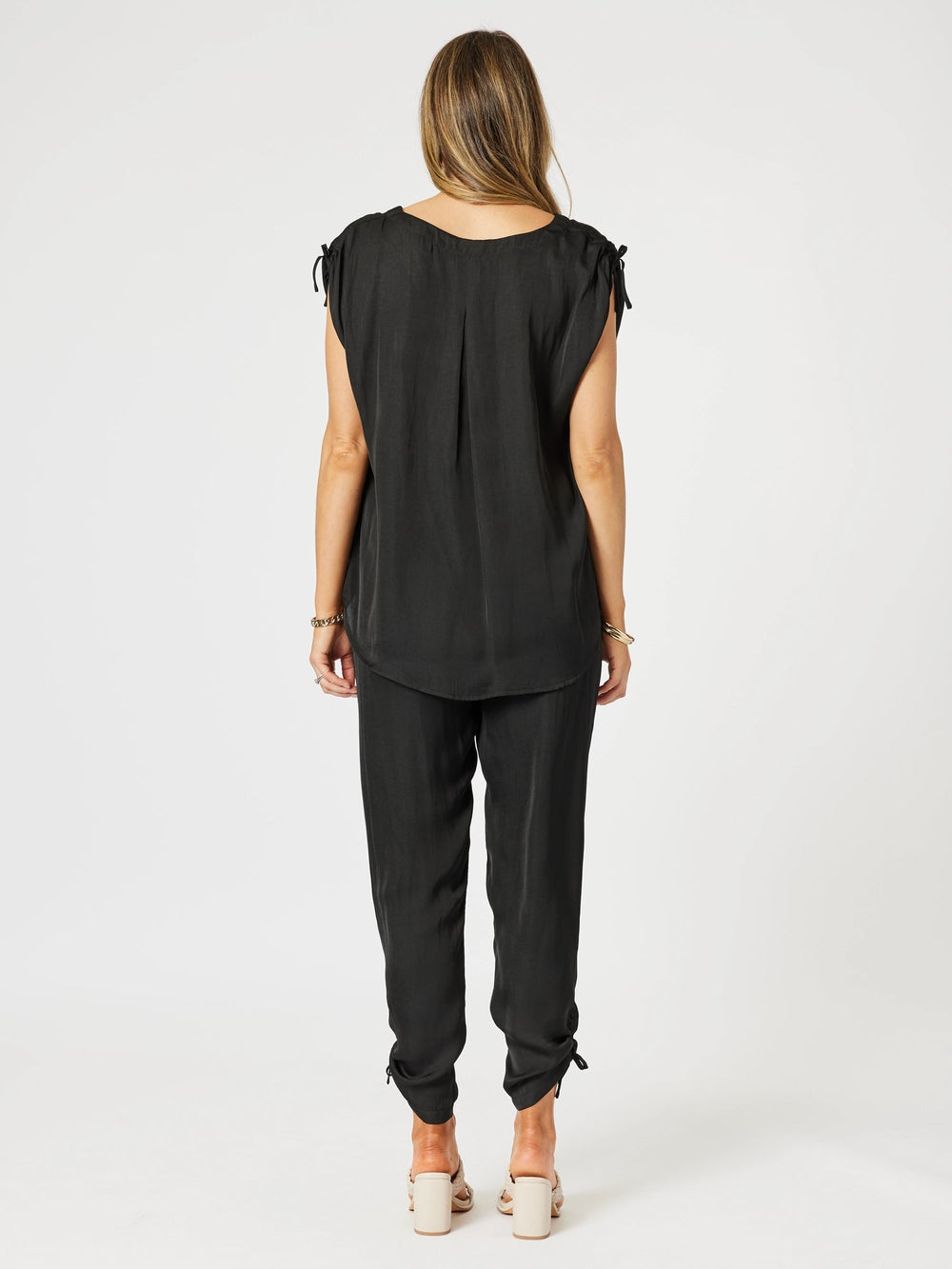 Traveller Luxe Top - Black - HV10 - Pizazz BoutiqueHammock & Vine
