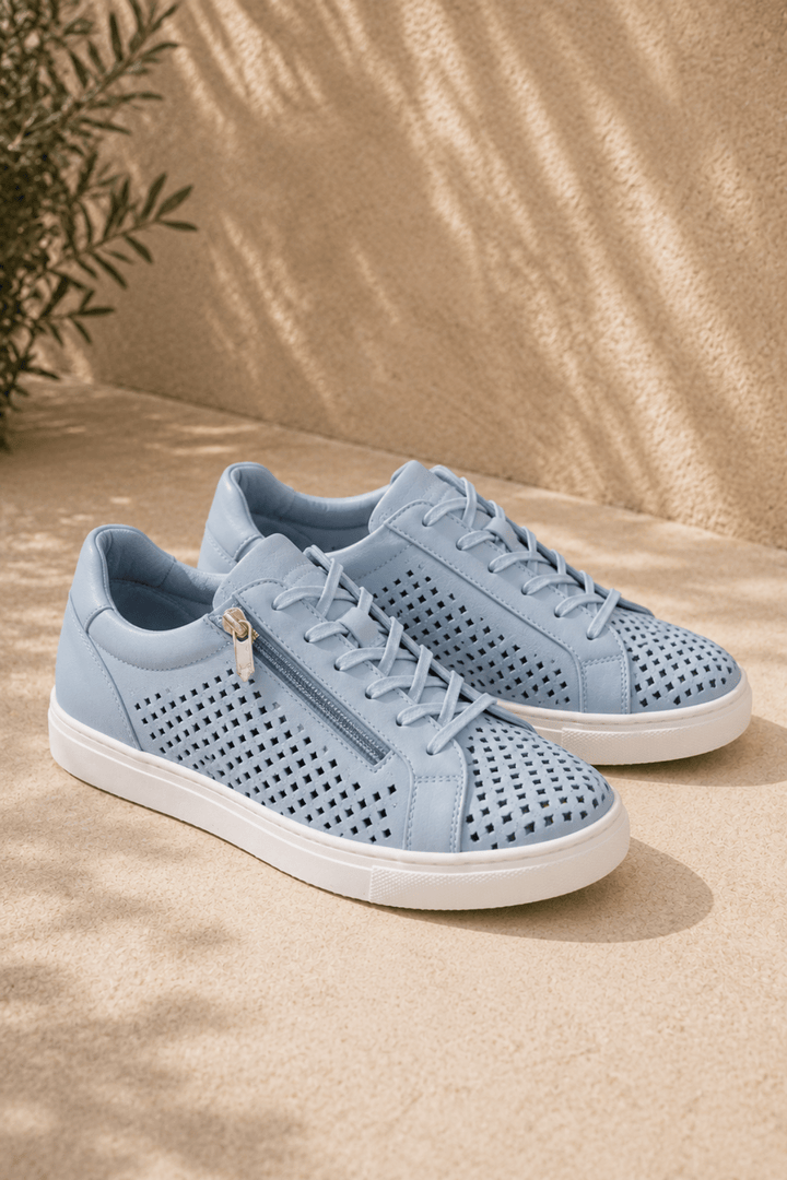 Upshot - Sky - C26 - Pizazz BoutiqueCabello
