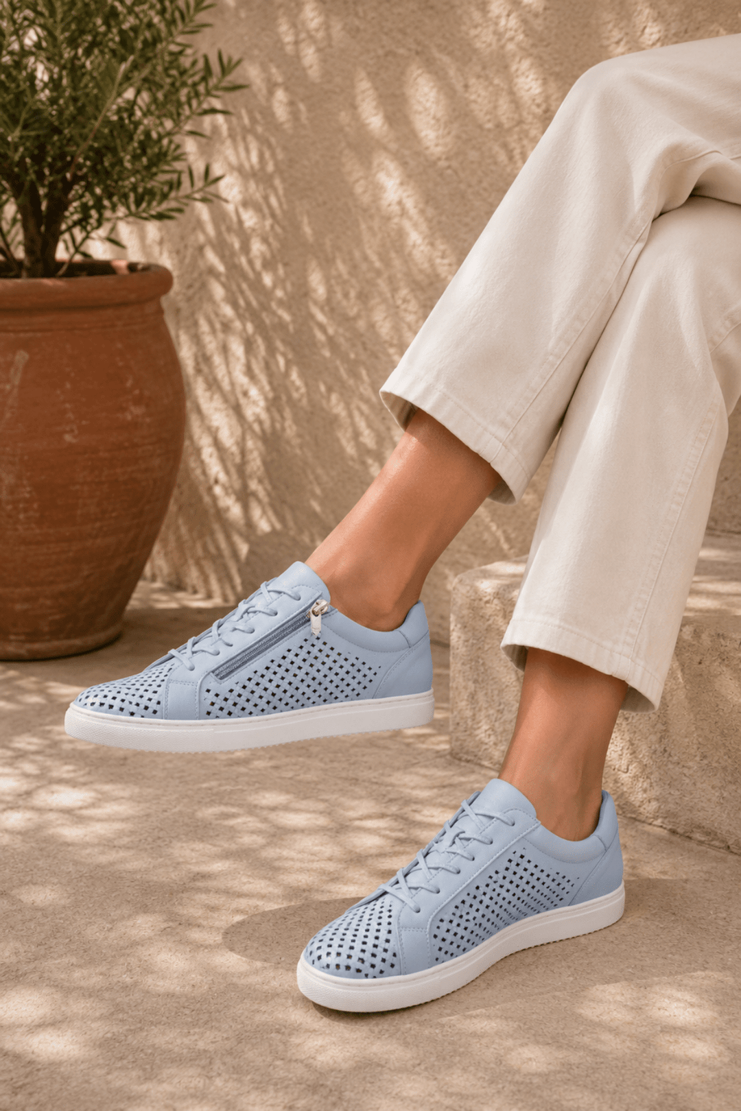 Upshot - Sky - C26 - Pizazz BoutiqueCabello