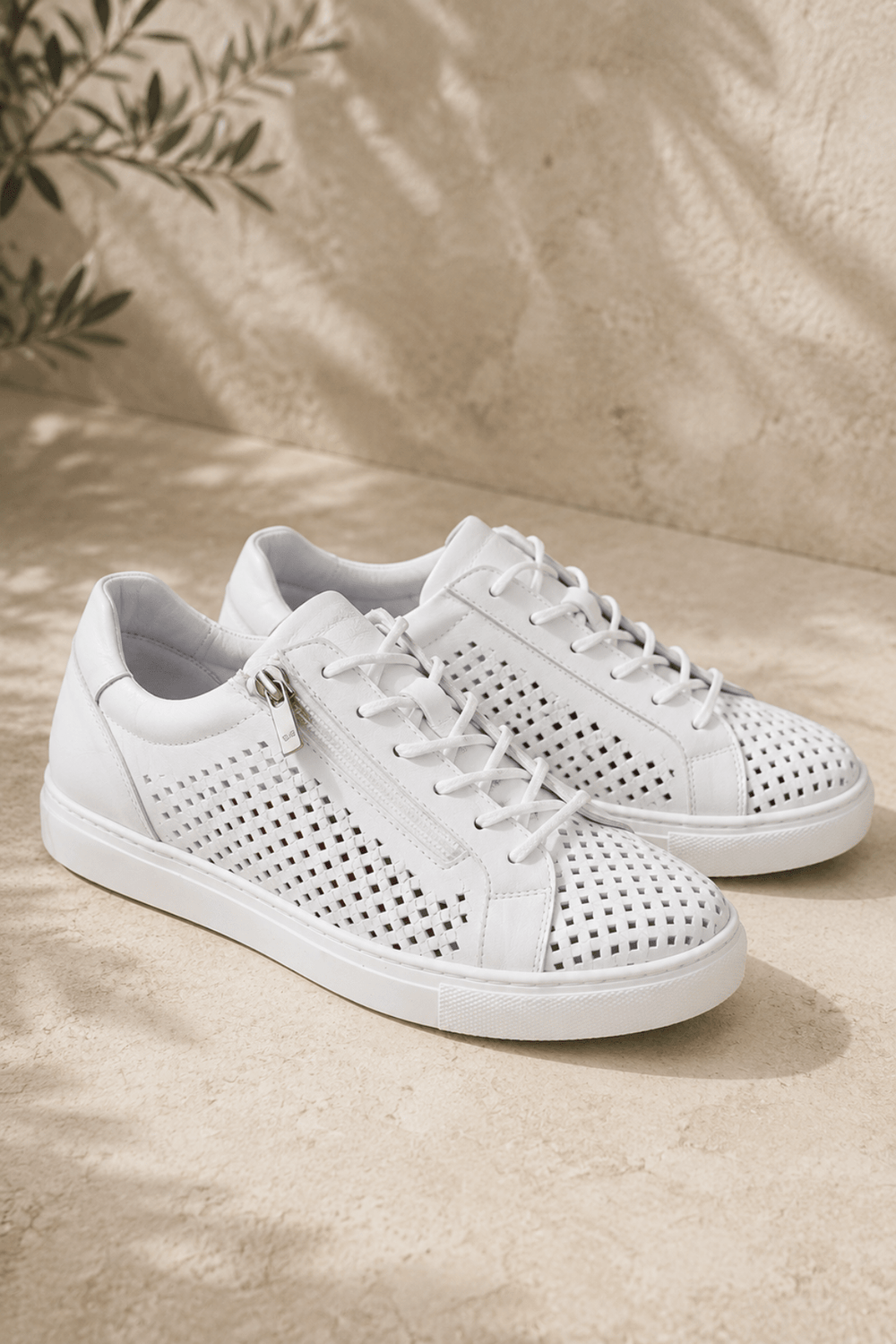 Upshot - White - C26 - Pizazz BoutiqueCabello