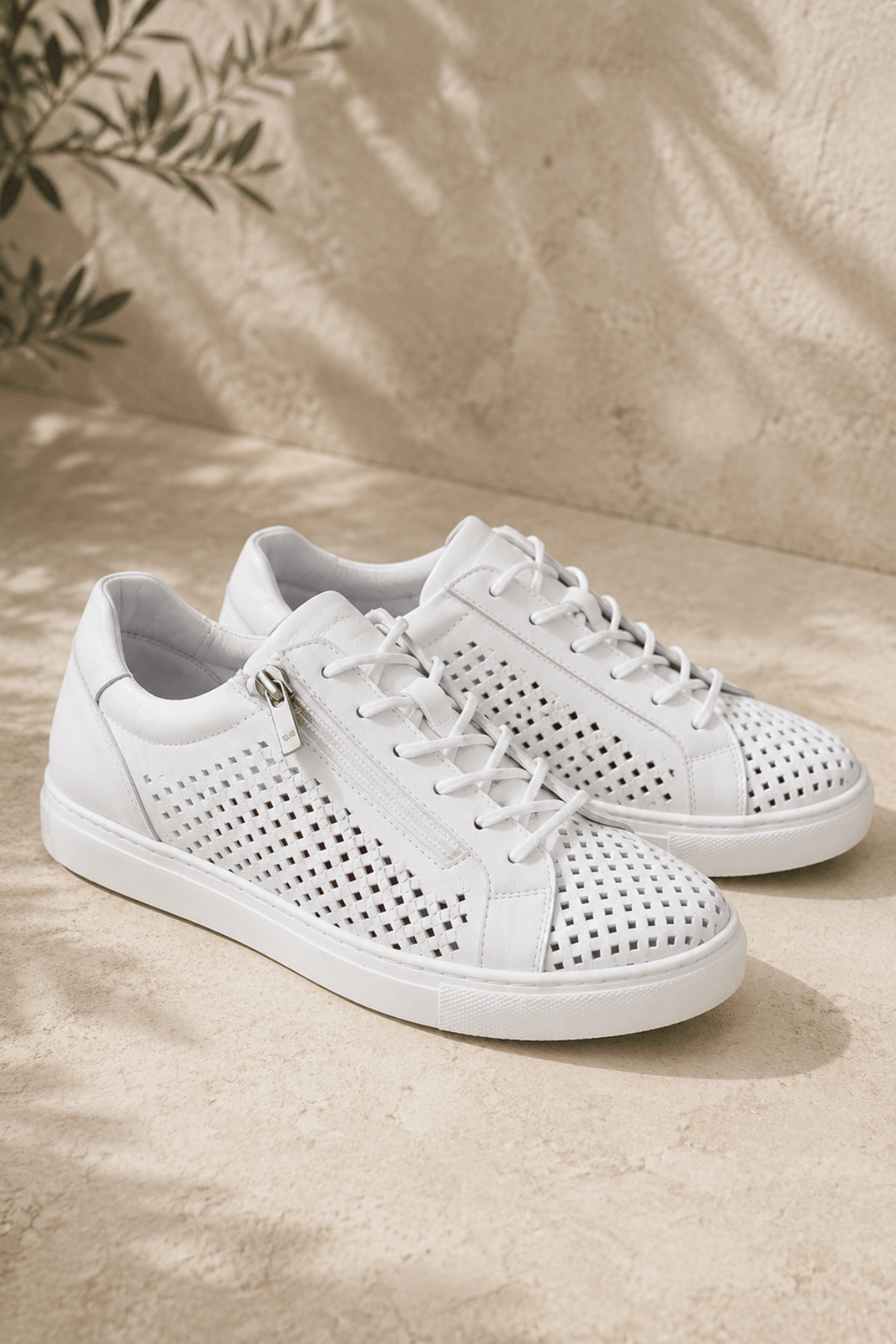 Upshot - White - C26 - Pizazz BoutiqueCabello