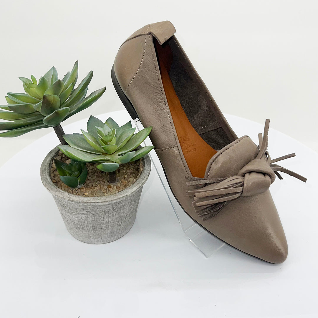 Bestie shoes by BUENO in dark stone, sold and shipped from Pizazz Boutique Nelson Bay women's dresses online Australia