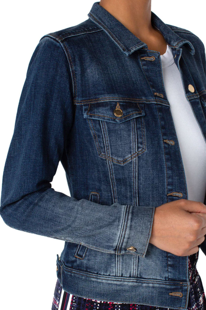 Our Classic Jean Jacket by Liverpool Los Angeles features a unique ombre denim wash, golden hardware and excellent comfort and stretch. Look good and feel amazing in this jean jacket.  Brand : Liverpool Style Code : LM1004CH4 Colour : Glenrock Fabric : 62% Cotton 25 % Lyocell 12% Polyester 1% Elastane Wash inside out