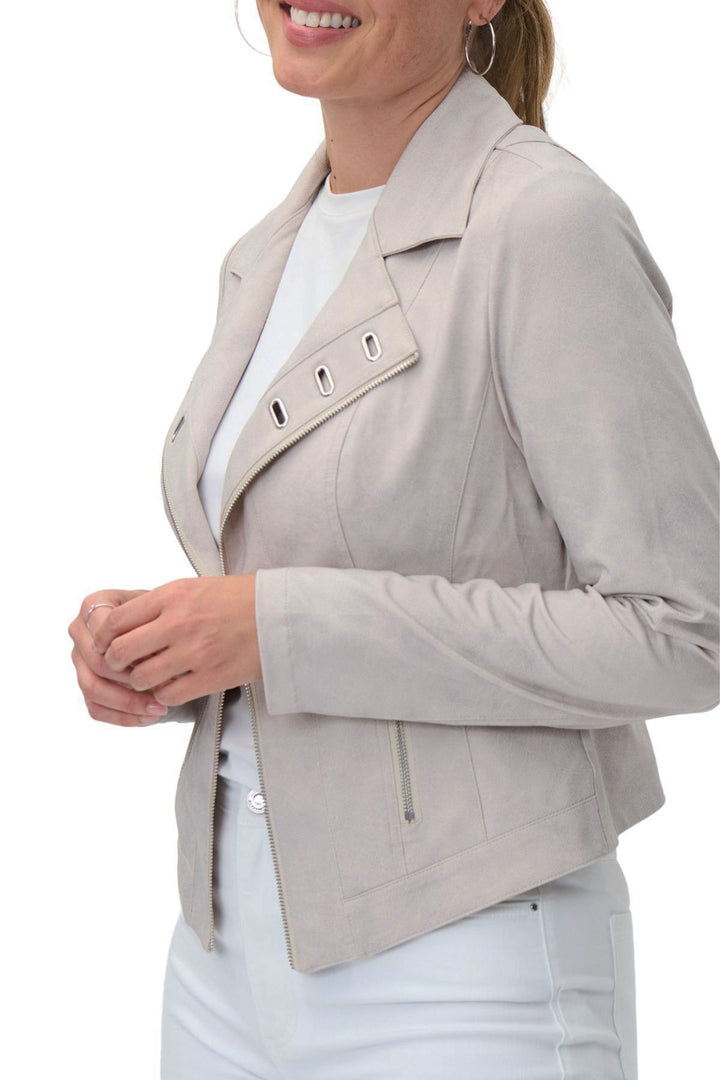 This crop style Dune Jacket from designer Joseph Ribkoff is the perfect summer jacket for your wardrobe! Cut in a lightweight fabric this jacket features full sleeves and is lined, and the perfect jacket for layering this season  Style Code : 231934 Fabric 100% Polyester / Lining 92% Polyester 8% Spandex  Hand wash in cold water Hook & eye closure (the zip is a design feature)