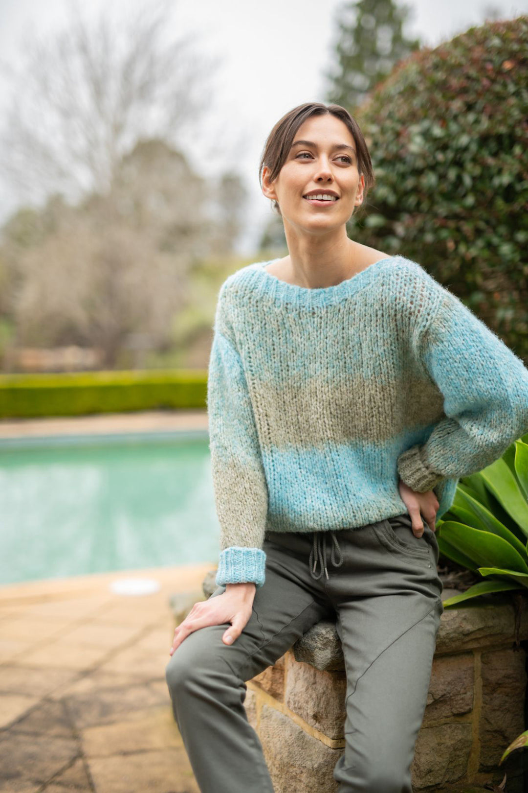 A gorgeous chunky Michaela Crew knit sweater by MILSON so soft and cosy. Featuring a slight crop and round neckline this sweater is a must for the wardrobe.   Brand : MILSON Style Code : ML4152 Colour : French Navy Fabric : 56% Acrylic 24% Wool 20% Recycled Polyester Cold hand wash Round neck Made in Italy