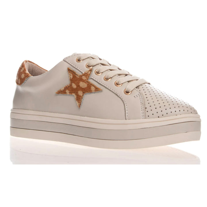 white sneakers with a tan star print and heel detail. Sneakers from Pizazz Boutique Nelson Bay dress shops.