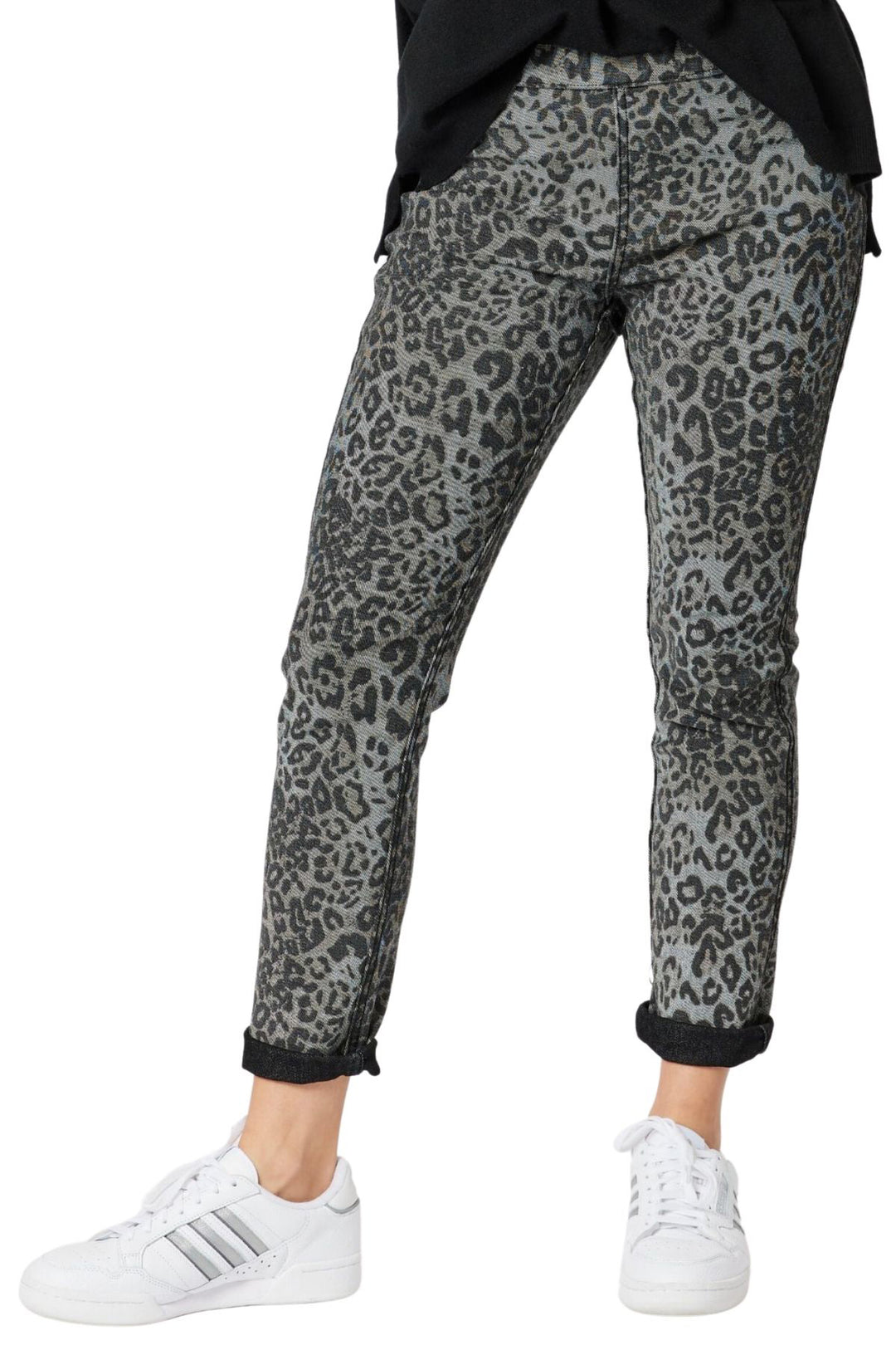 One pant ........two looks! The Reversible Jean by Threadz is a stretchy denim jean with an elastic waistband and pull on style. Printed leopard denim on one side and plain denim on the reverse lets you decide your look for the day.