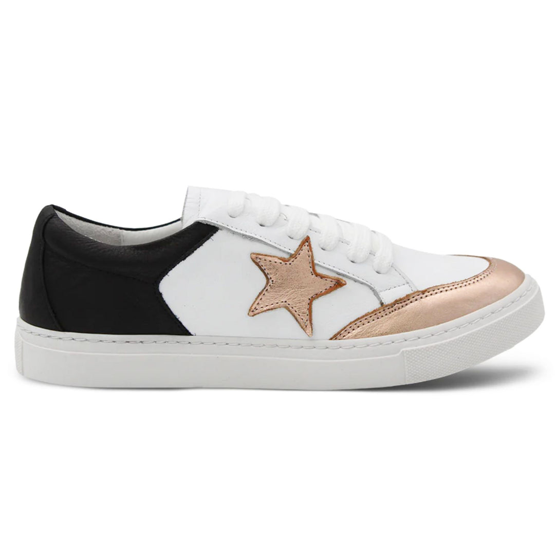 Check out these gorgeous new sneakers from Bueno. The Selby Sneaker is a casual leather women's sneakers with tri-colour detailing upper and lace up closure.  Brand : Bueno Style Code : SELBY Colour : White Multi Leather - Lining, upper and sock Metallic star detail Synthetic sole Handmade in Turkey