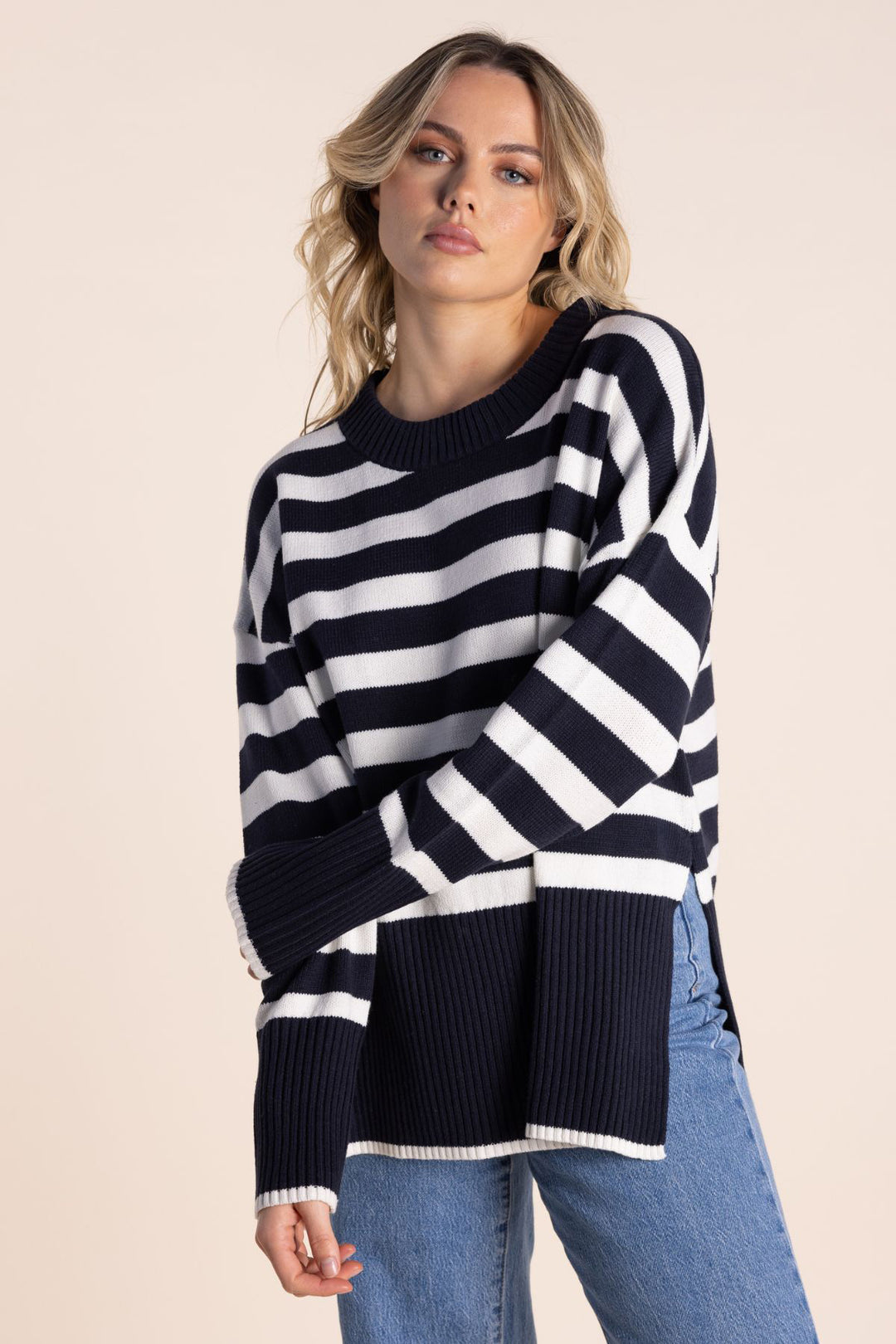 Brand : Two T's Style Code : 2557 Detachable Neck Stripe Sweater Colour : White Ink Fabric : 60% Cotton 40% Acrylic Delicate cold machine wash Removable cowl neck to give you options in all weather Side splits Long sleeve